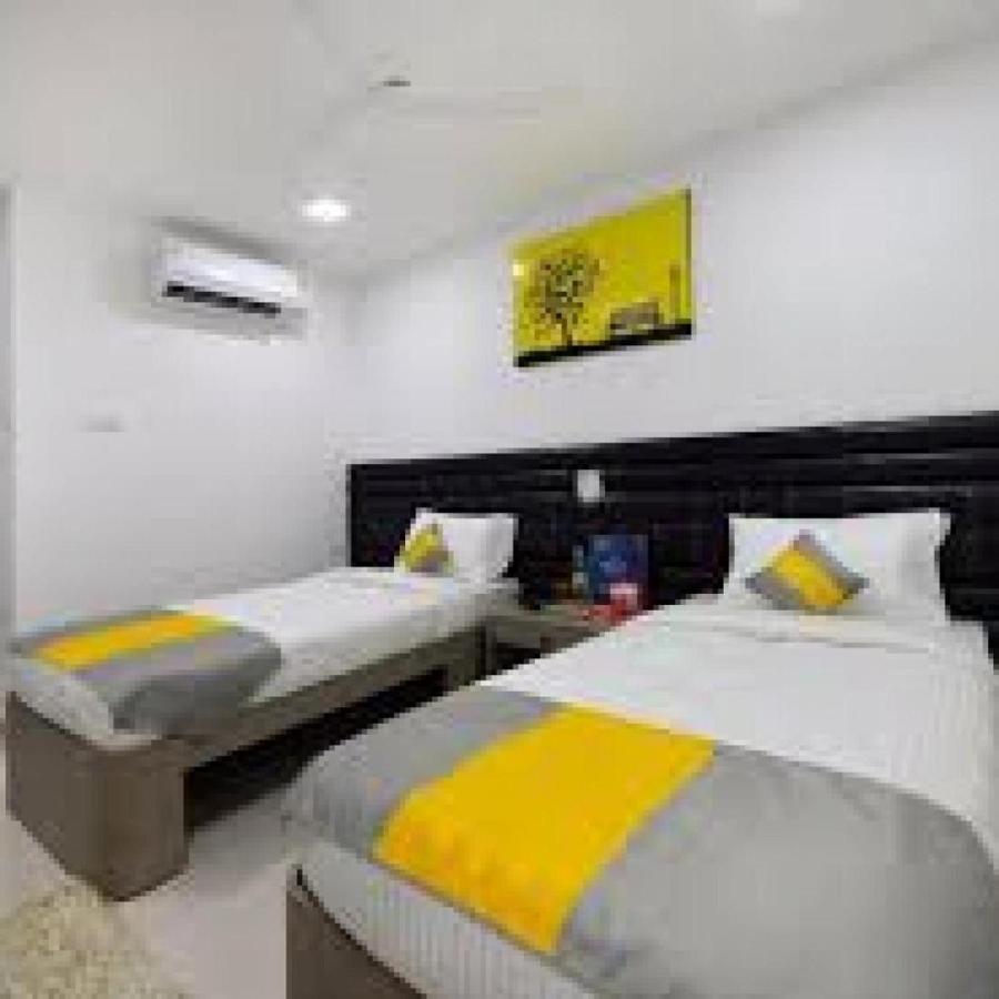La Riviera Suites Madhapur Hyderabad Exteriör bild