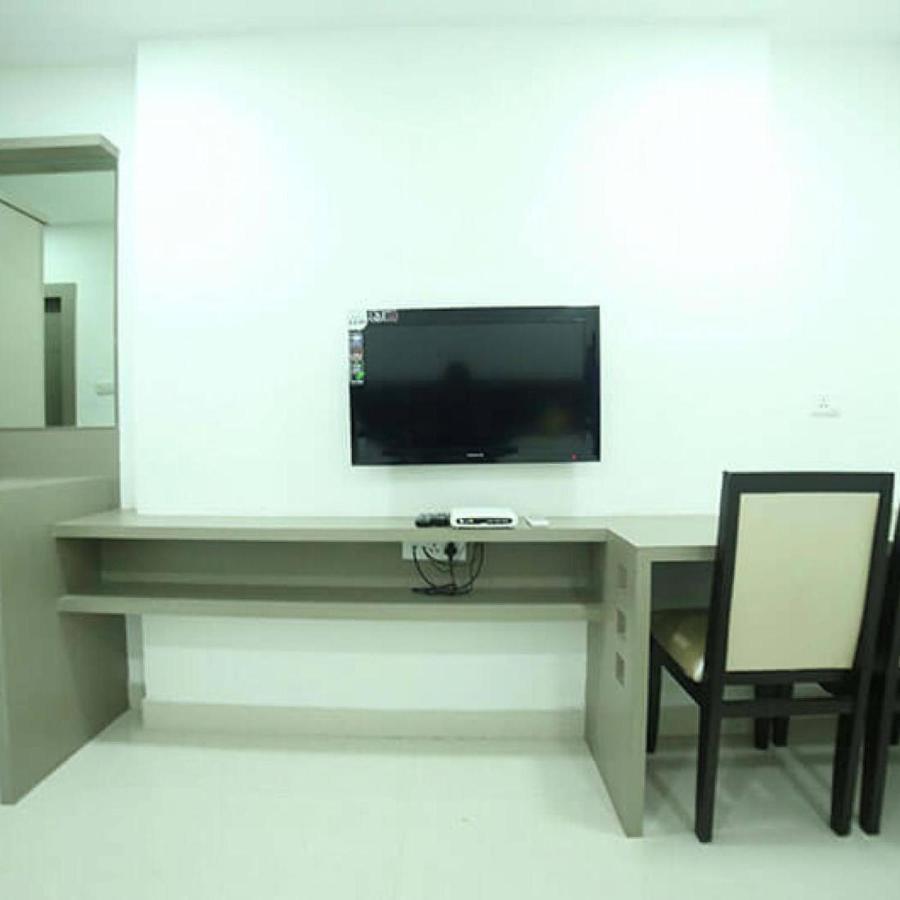 La Riviera Suites Madhapur Hyderabad Exteriör bild